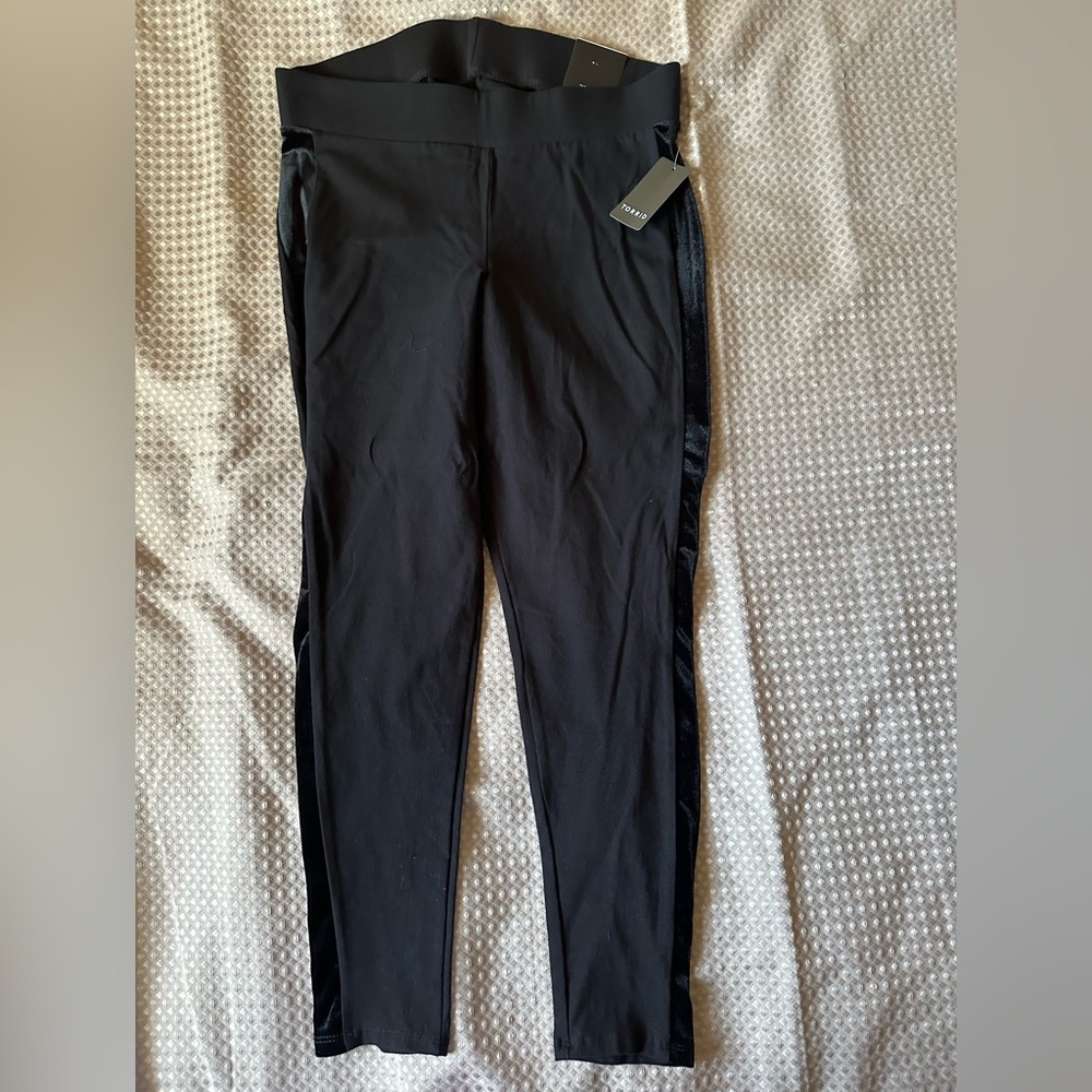 Torrid Black Leggings Slim Fit velvet strip down sides 1X NWT